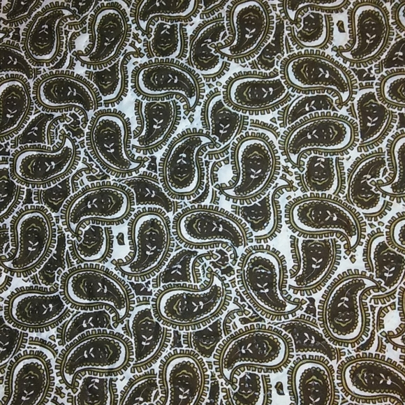 Quilt like cover for queen size bed - Picture 2 of 6